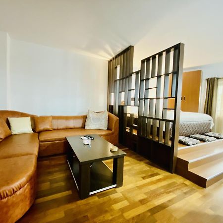 Central & Comfortable Studio Targoviste Buitenkant foto