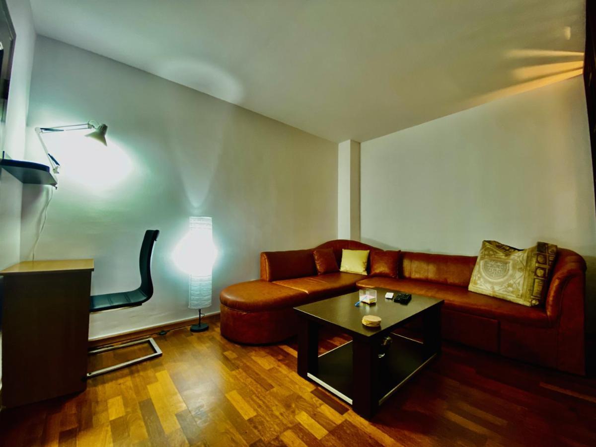 Central & Comfortable Studio Targoviste Buitenkant foto